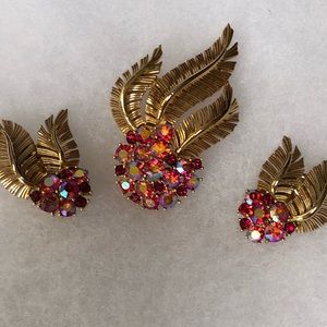 Vintage Trifari 3pc Set Brooch and Earrings